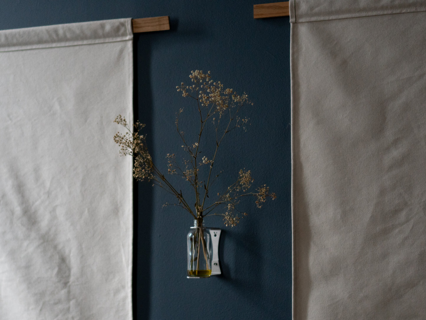 Wall-Mounted Dried Flower Vase & Reed Diffuser